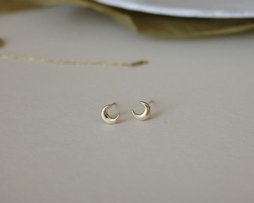 PLOW ハグムーンピアス　Sサイズ　現行品 PLOW ハグムーンピアス Sサイズ 現行品