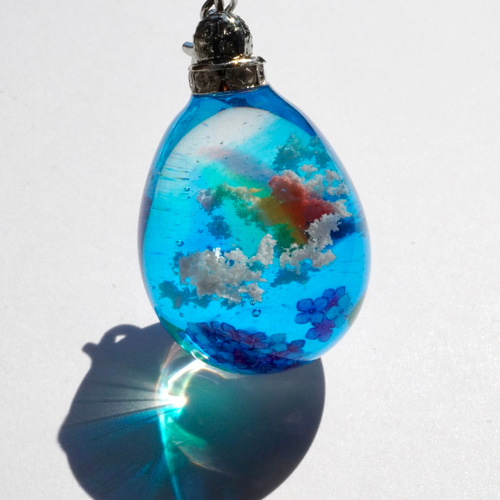 雲レジン 梅雨の雨上がり 空たまご 紐ペンダント ネックレス 雲レジン☆梅雨の雨上がり☆空たまご7☆オススメの紐ペンダント