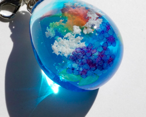 雲レジン 梅雨の雨上がり 空たまご 紐ペンダント ネックレス 雲レジン☆梅雨の雨上がり☆空たまご4☆オススメの紐ペンダント