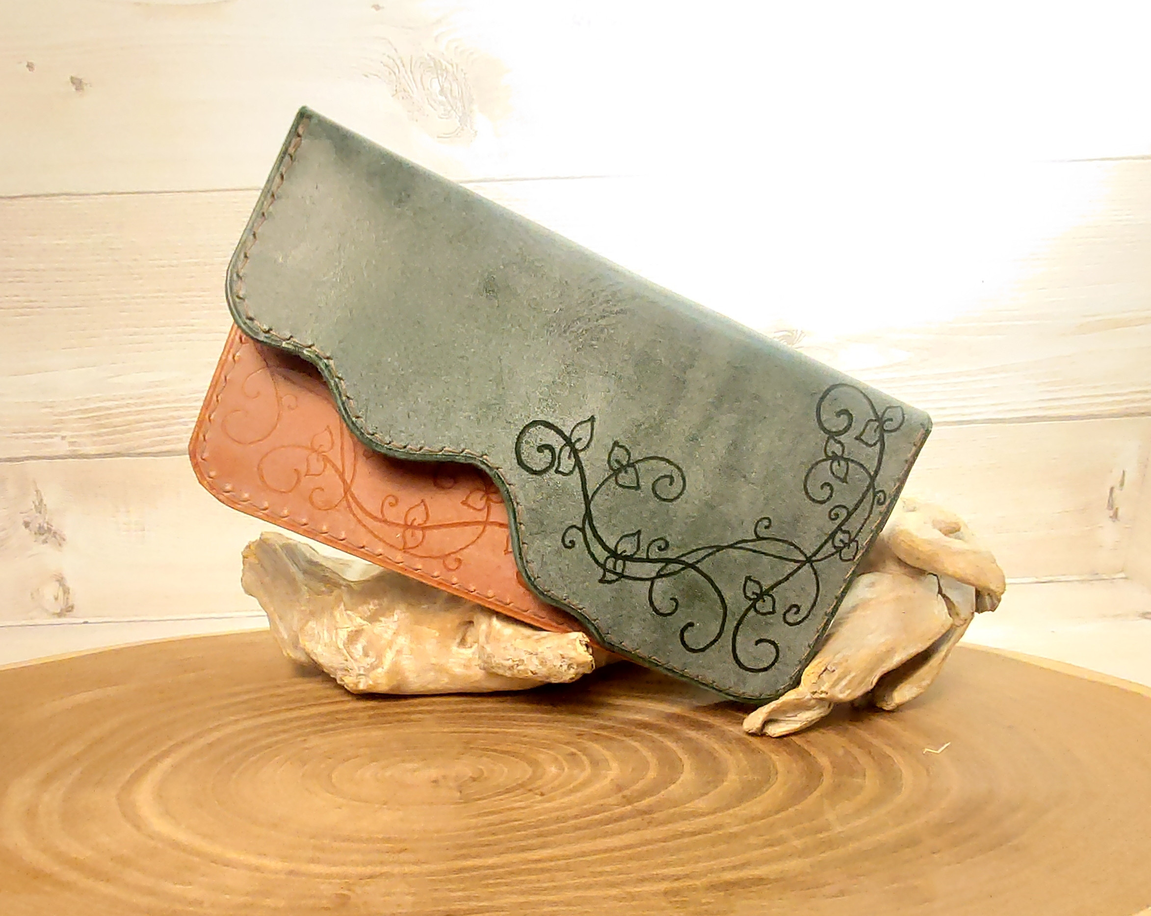 唐草柄長財布【グリーン×ブラウン】 17,020円