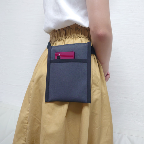 シンプルな大人の為の移動ポケット スマホポシェット・スマホポーチ