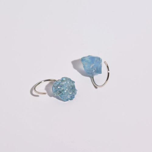 clear blue』 ブルーアクアマリン原石のフックピアス SV925 つけ