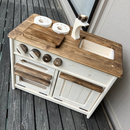 おままごとキッチン 蛇口2箇所固定＆グリルレール付対面クラシック1  