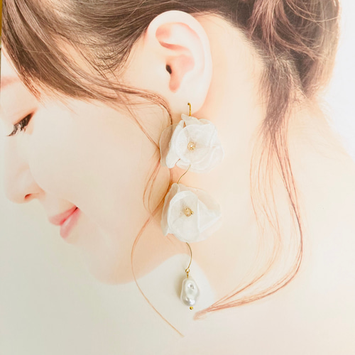 No.435 ハンドメイド　シフォン　フラワー　パールピアス　イヤリング No.435 ハンドメイド シフォン フラワー パールピアス イヤリング