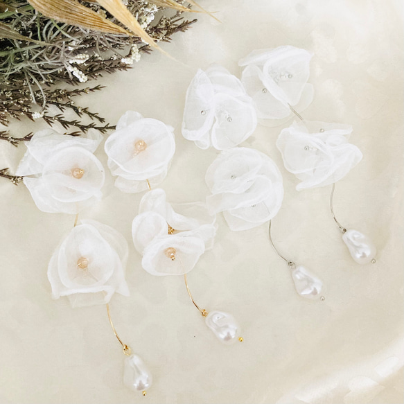 no.807 ホワイト白シフォン×パール花びら ピアスイヤリング 139