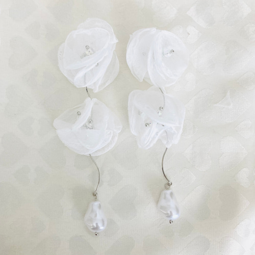 139.ふわふわシフォンフラワー雫型パールピアスイヤリング ピアス