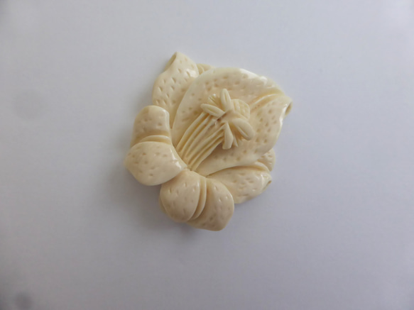 本象牙　アイボリーカービング　ナンタケットバスケット用オーナメント「ユリ」 ユリ
