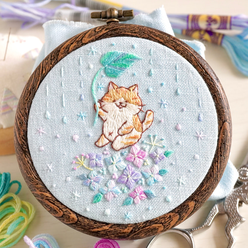 猫(ねこ)壁掛け刺繍シルク芸術作品アート この絵は緻密な模様と