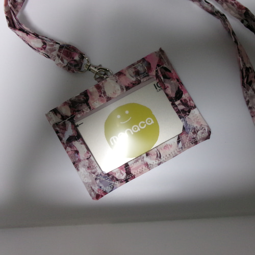 リバティ・アレクサンドラ ネームホルダー（2枚収納） IDカード  