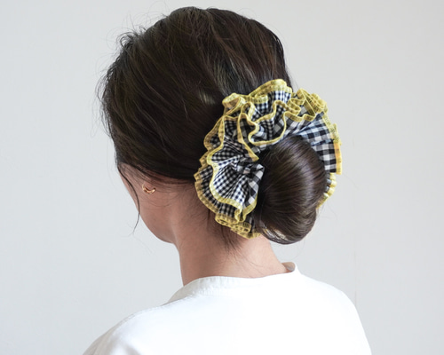 GOOD SQUISH ビッグシュシュ　ギンガムチェック　黄色　シュシュ　フリル 黒ギンガムチェック×黄】4重フリル ビッグシュシュ シュシュ Bit a