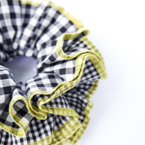 黒ギンガムチェック×黄】4重フリル ビッグシュシュ シュシュ Bit a