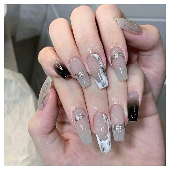 N396》既成ネイルチップ24枚セット ニュアンス 大人可愛い グレー 蝶々  