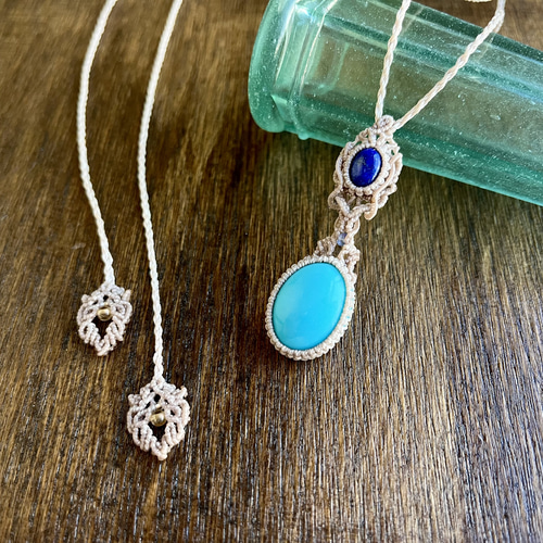 ラピスラズリ・ターコイズ のマクラメネックレス ターコイズとラピスラズリのマクラメペンダント ネックレス