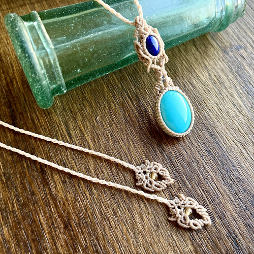 ラピスラズリ・ターコイズ のマクラメネックレス ターコイズとラピスラズリのマクラメペンダント ネックレス