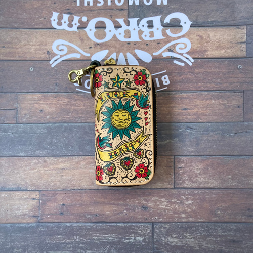 ◼︎Old School Tattoo キリスト ラウンドジッパーキーケース ◼︎Old School Tattoo キリスト ラウンドジッパーキーケース 【公式通販】