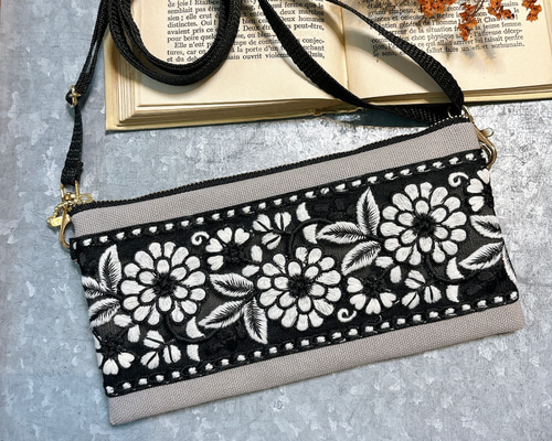 インド刺繍リボン♥二口がま口長財布*ポシェット*ポーチ*ショルダー*ハンドメイド 3086385a7277f9e802b949bf514382