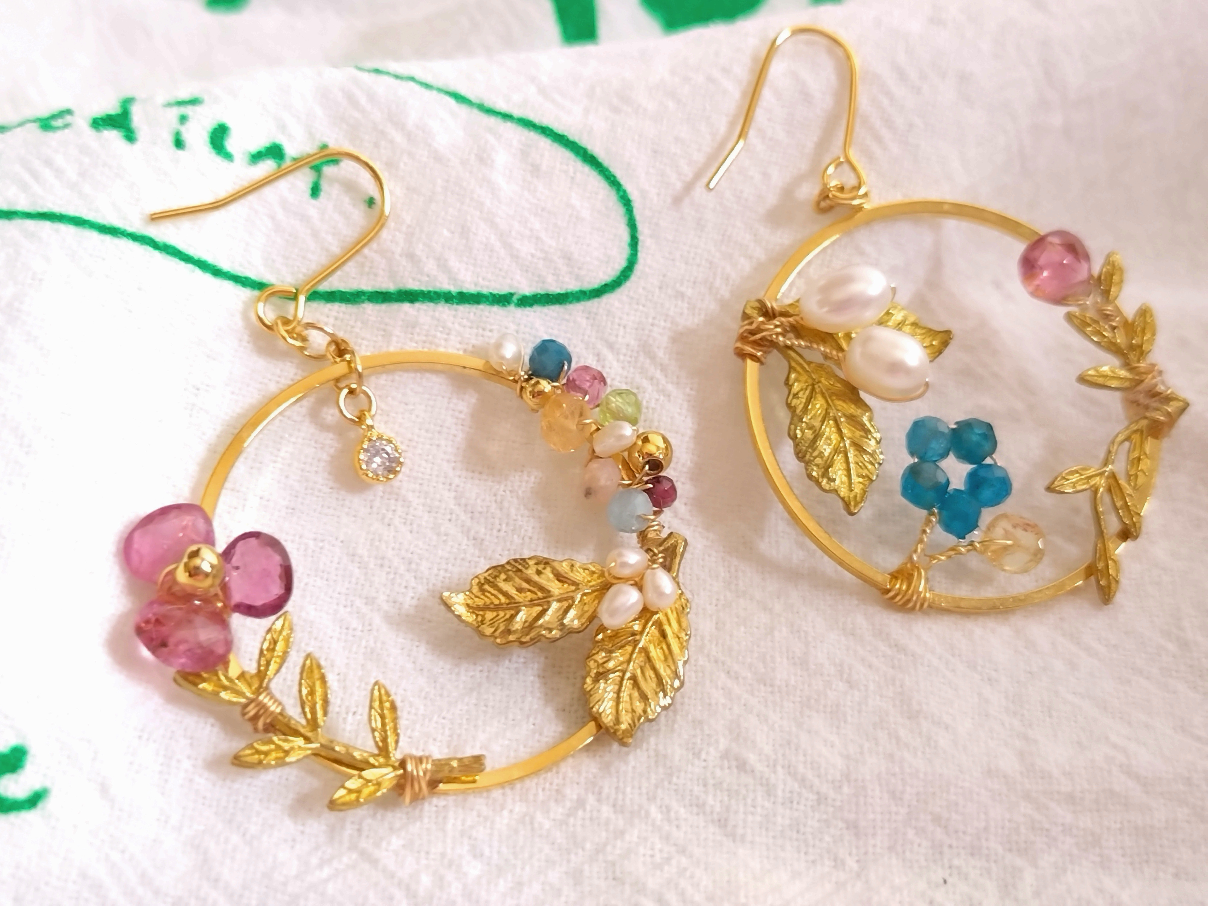 ＊送料無料・受注制作＊ 天然石のフローラルガーデンピアス(ニッケルフリー)／イヤリング