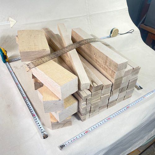 樫 乾燥材 端材 平 角 ブロック 17kg(G1754)模型 杭 DIY 彫刻 大工