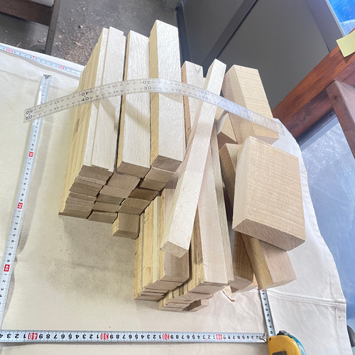 樫 乾燥材 端材 平 角 ブロック 17kg(G1754)模型 杭 DIY 彫刻 大工
