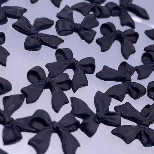 ネイルパーツ リボン 黒 10mm 3D 立体 艶消し 50個 小さめ 蝶々結び