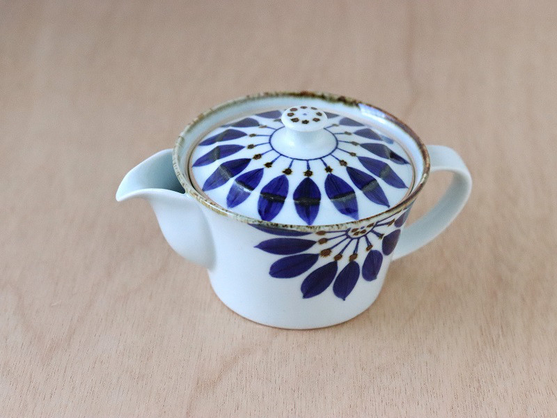 【波佐見焼　ポット】ポット　ブルーフラワー        Ω