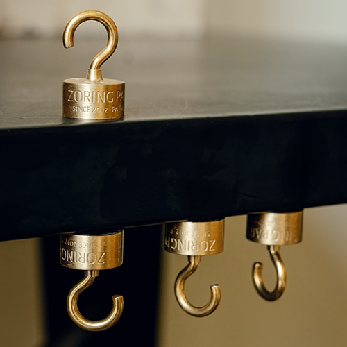 真鍮素材の強力磁気吸着円形フック、穴あけ不要の小型フック5個セット