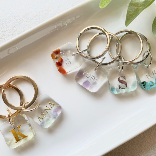 50%OFF 名入れ/文字入れ無料】天然石のスクエアチャーム レジン チャーム