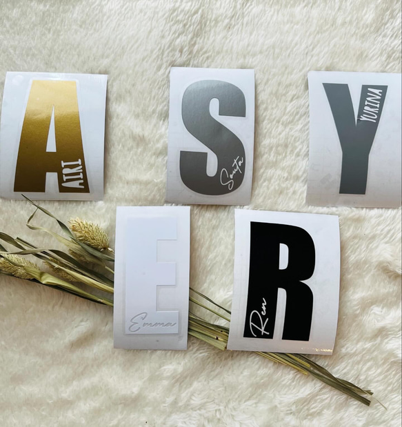 おしゃれ＊イニシャルお名前ステッカー＊ 耐水シール お名前シール オーダー インテリアステッカー かわいい 人気 2枚目の画像