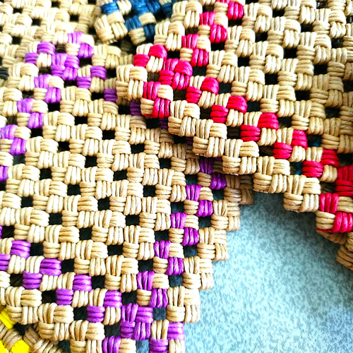 紙バンドで編んだコースター【3本幅：9×9コマ】（ナチュラルベース