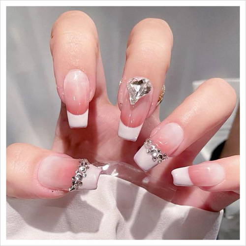 ピンクビジュー ×フレンチネイルチップ