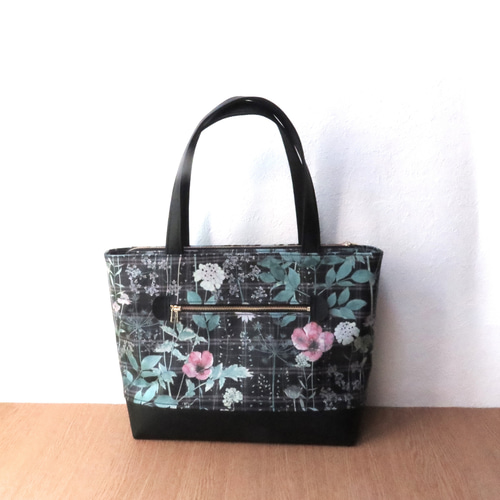 ハンドメイド リバティ ラミネート生地使用 ショルダーバッグ トート リバティ ラミネート ショルダートートバッグ（イルマ・ブラック