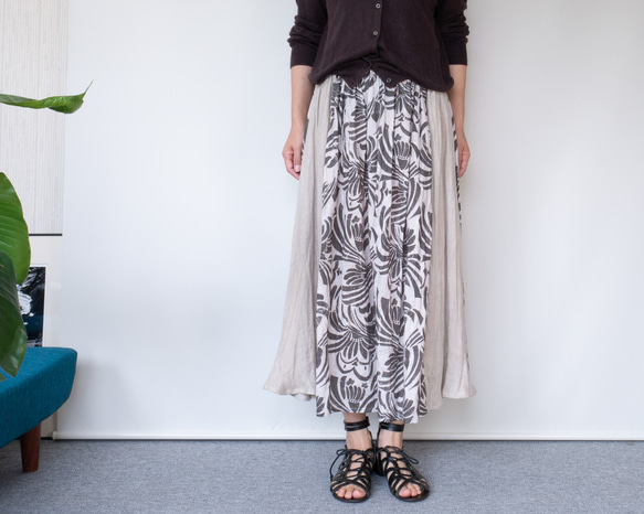 リネンガーゼのシックなロングスカート【グレージュ×グレー花柄・W62-85・ウエストゴム・共布リボン】 素材