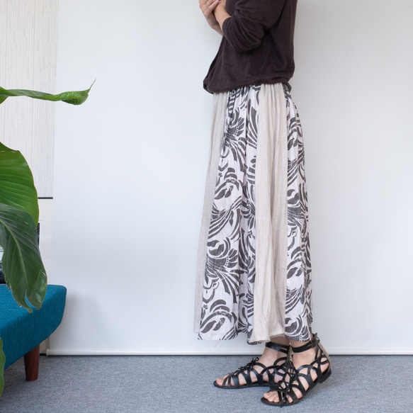 リネンガーゼのシックなロングスカート【グレージュ×グレー花柄・W62-85・ウエストゴム・共布リボン】 素材