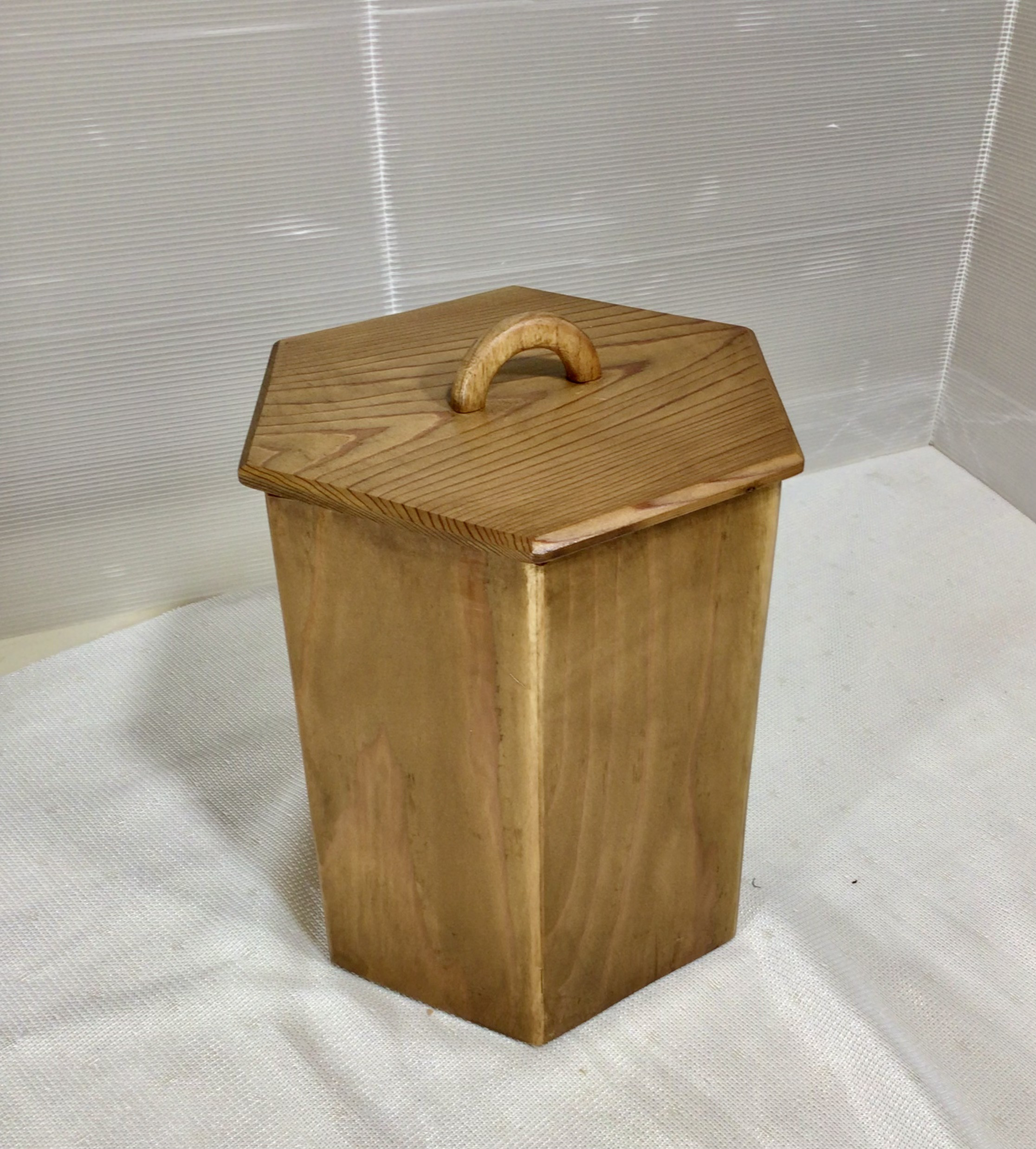 屋久杉のゴミ箱