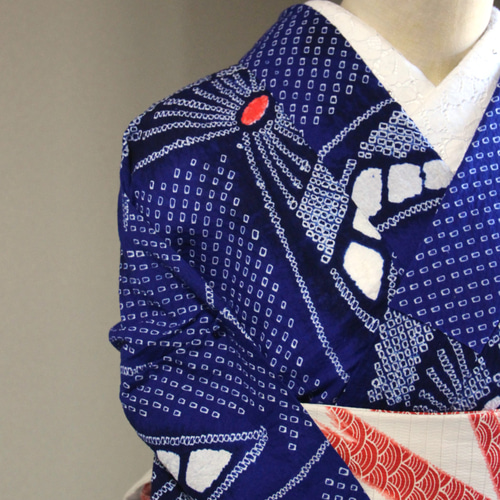 浴衣♦︎逸品♦︎有松鳴海絞り♦︎肩身丈162♦︎孔雀の羽に吉祥紋♦︎トールサイズ Amazon.co.jp: 有松鳴海絞り 浴衣 ゆかた 黒 花模様 蜘蛛絞り肩