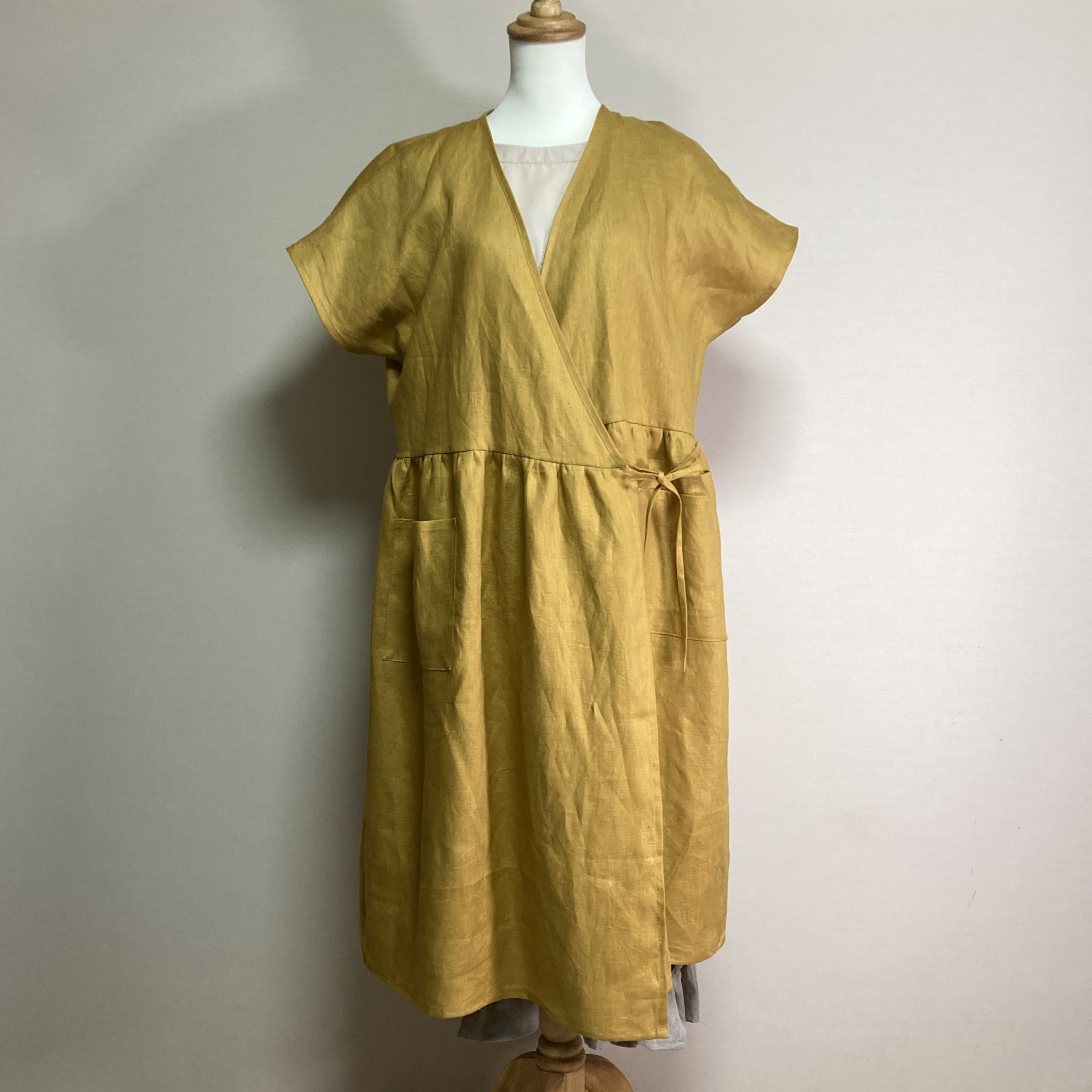 カラーリネン◆フレンチカシュクール◆マスタード◆M・Ⅼ・LL（中厚、リネン100％）～ワンピース～