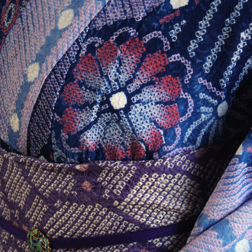 ◇現代 有松鳴海絞 浴衣◇【濃紺 他】雨にけぶる花絵巻 幻想的な雰囲気