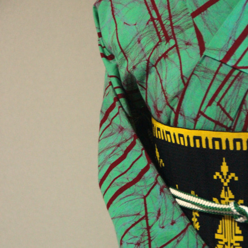 木綿染浴衣 緑と赤の氷割れ模様がサイケデリックで個性的 お袖長め