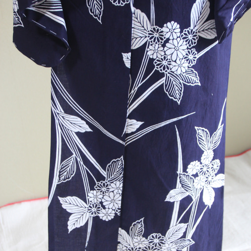 綿紬　注染手縫い　菖蒲の浴衣　お洒落　夏着物にも　リバーシブル半幅帯と下駄も 綿紬浴衣(注染・波松葉に桜) - 染と織たかはしオンラインショップ