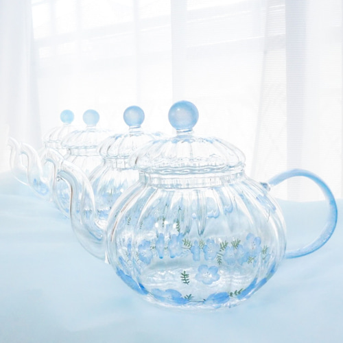青空のように澄みわたるネモフィラのガラスティーセット ポット・急須
