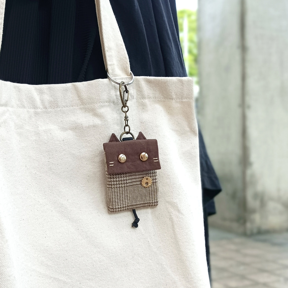 【バッグイン×チャーム】Miu Miu ファブリック ポーチ 遊び心 バッグイン×チャーム】Miu Miu ファブリック ポーチ 遊び心