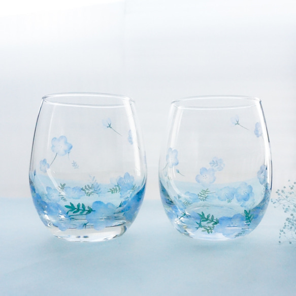 空を舞うネモフィラのグラス 6枚目の画像