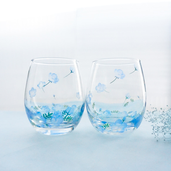 空を舞うネモフィラのグラス 7枚目の画像