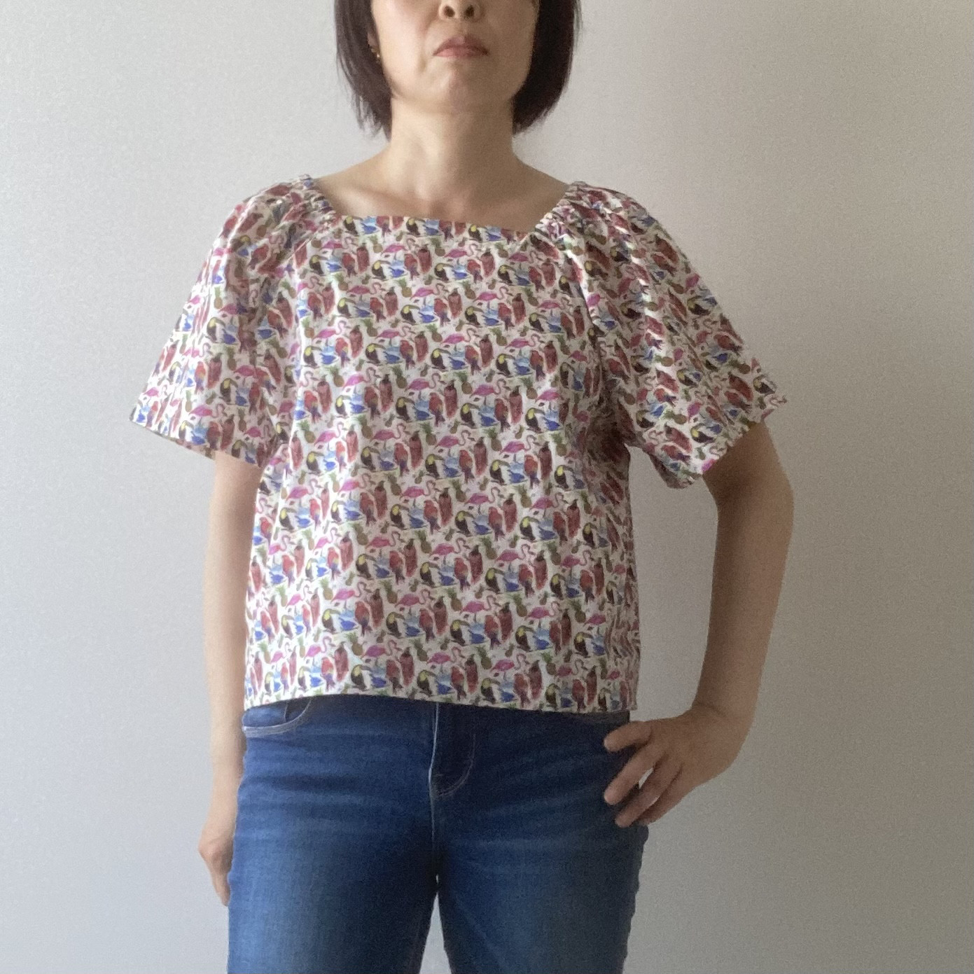 スクエアネックのブラウス　フラミンゴ