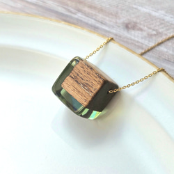 槐(エンジュ)工芸品◎杢目が素晴らしい‼️ ウッドレジンネックレス 天然木【槐(えんじゅ)】艶やかな