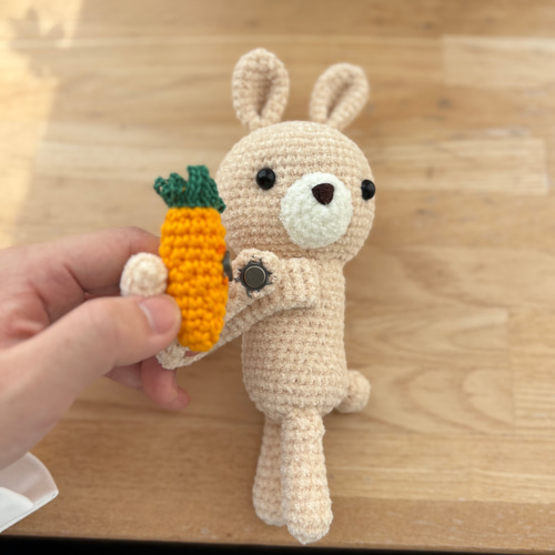 再販】うさぎのカーテンタッセル マグネットタイプ あみぐるみ うさぎ