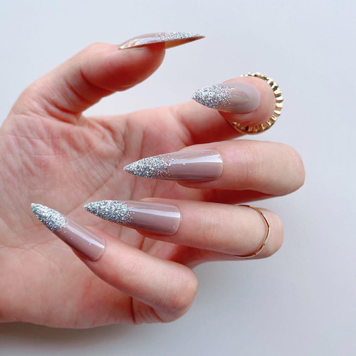 N663 既成ネイルチップ24枚 ベージュ ロングポイント グラデーション