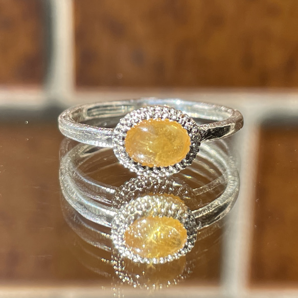 イエローサファイア 繊細で丁寧な手技4段ミル 1.5ct オーバル  