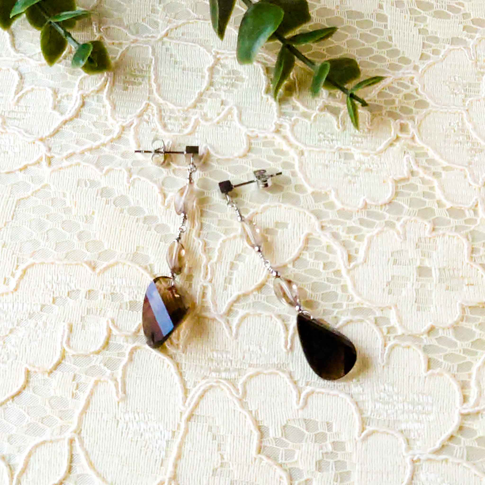 SS23P1026-01 スモーキークォーツのロングピアス サージカルステンレス ステンレスカラー