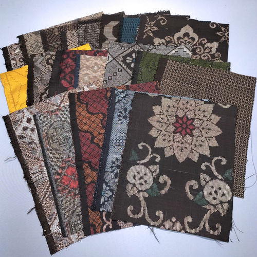 大島紬のはぎれセット ハート柄 1セット20枚入り 古布 着物 ハギレ